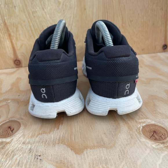 Women’s On Cloud 5 Running Shoes size 8 - Picture 5 of 10